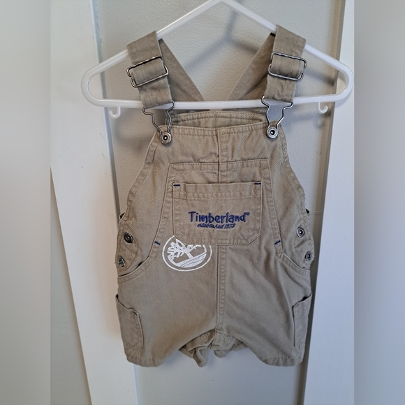 Timberland Baby Overalls – Khaki Logo Shortalls – Size 6-9 Months - Picture 1 of 4